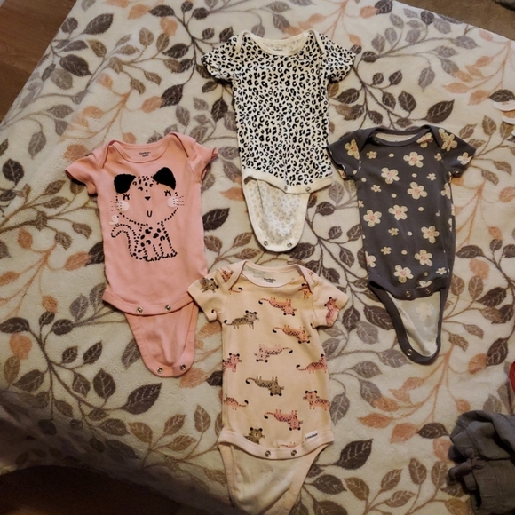 0-3 M Baby Girl Onesies - Picture 4 of 9